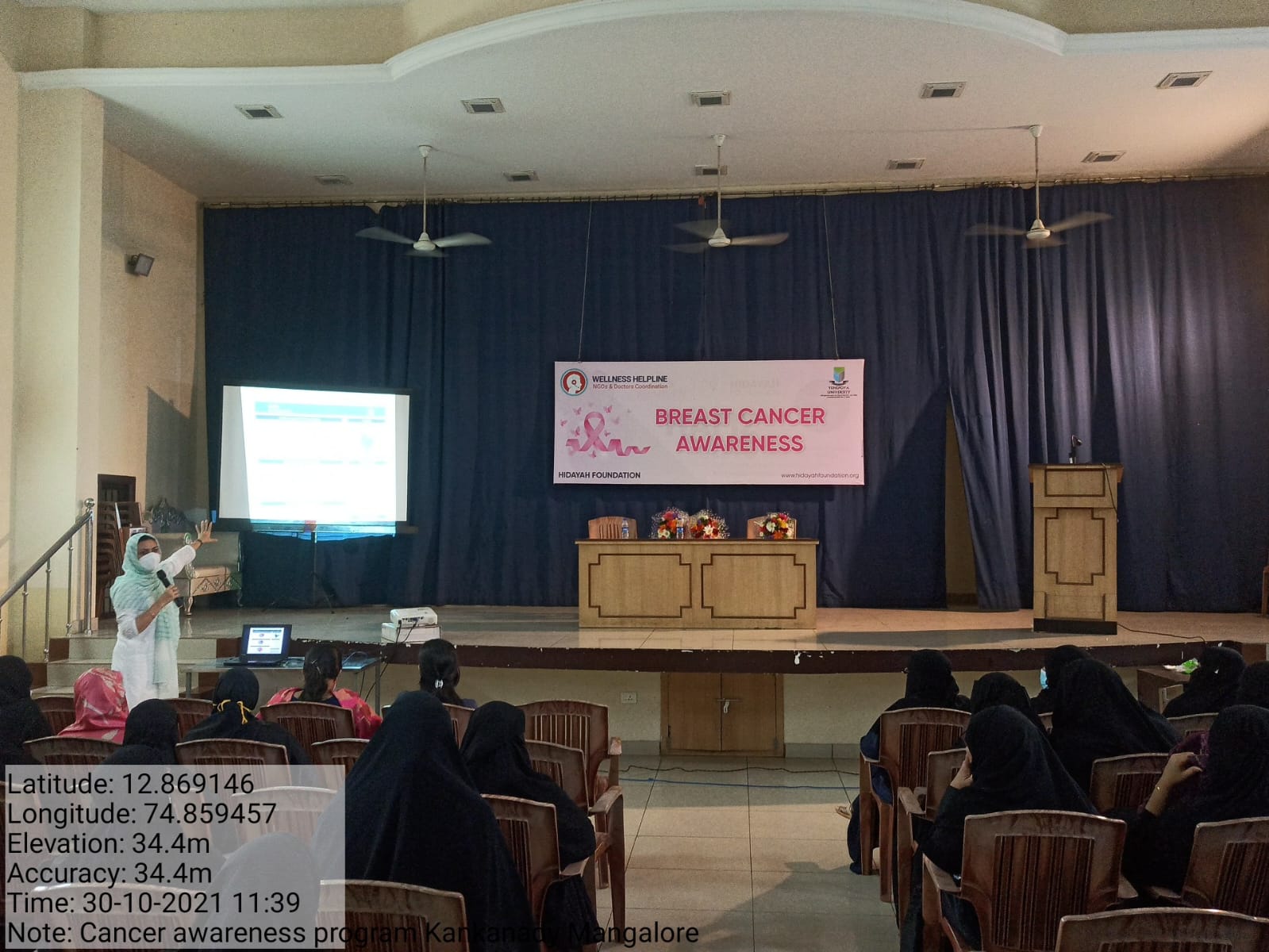 Dr. Mariam Anjum presenting at a Breast Cancer Awareness programme by Hidayah Foundation, Kankanady, Mangalore